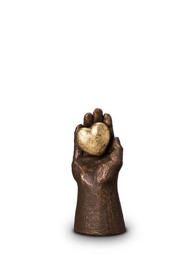 UGK 004 A Keramische urn brons Handje met hart